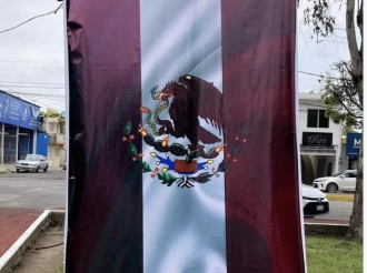 Guayabera en Vez de Bandera